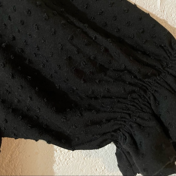 Madewell’s Texture & Thread Clip Dot Ruffle Top (Black) - Picture 4 of 4